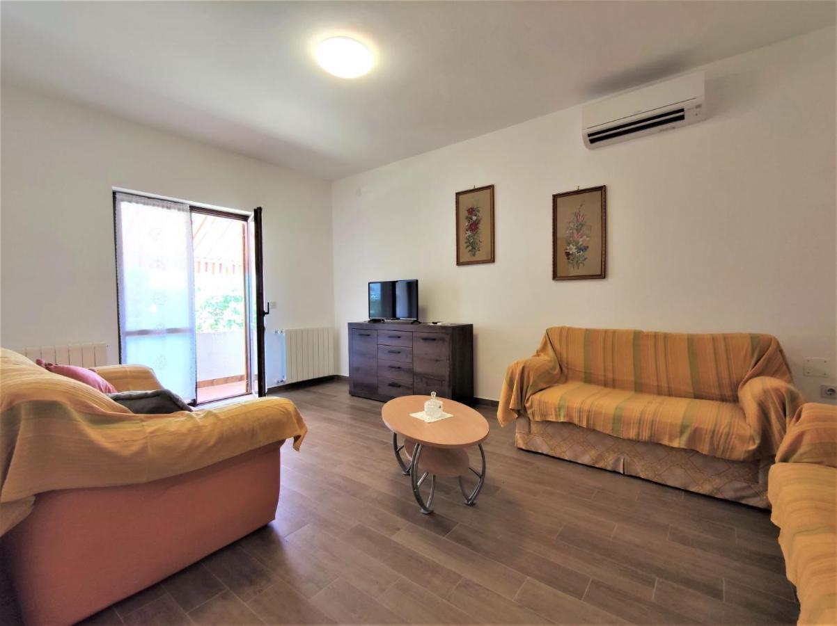 Apartments Morena Rakalj Zewnętrze zdjęcie
