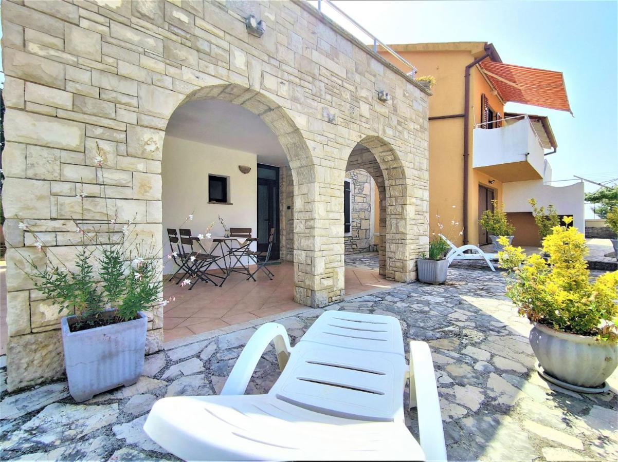 Apartments Morena Rakalj Zewnętrze zdjęcie